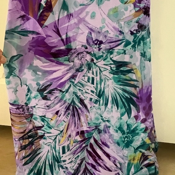 Floral Maxi Dress in Purple and Green Size Medium - Picture 5 of 8